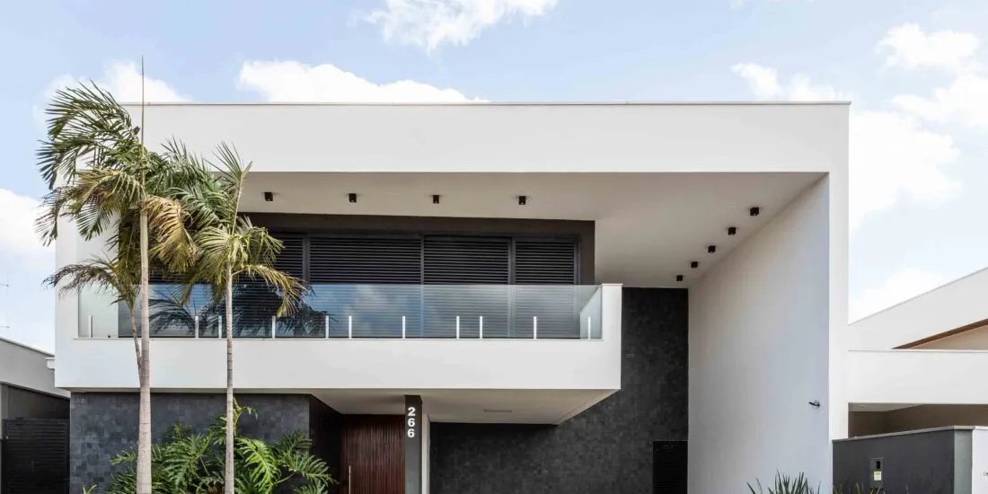 Fachada da Casa GyG, projeto residencial do escritório